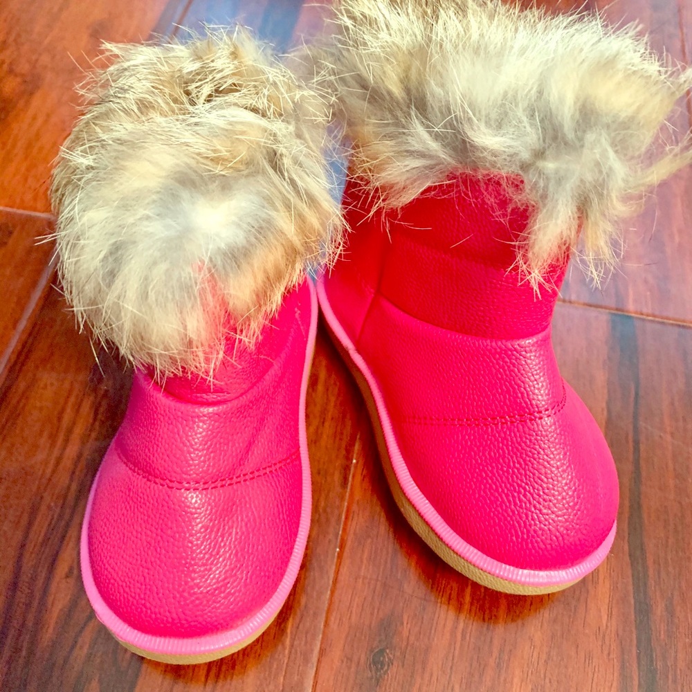 Snow boots 10